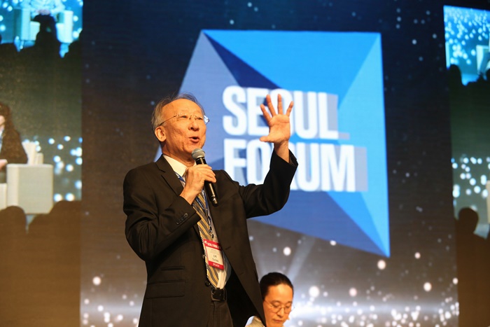 모더레이터-조벽 숙명여대 석좌교수.jpg
